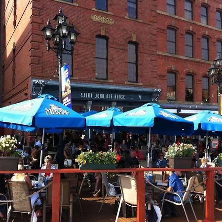 Bright Cozy Condo The Heart Of Uptown 2Bed Coffee & Tea Saint John Exterior foto
